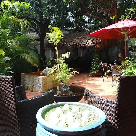 Alibi Guesthouse Phnom Penh Dış mekan fotoğraf