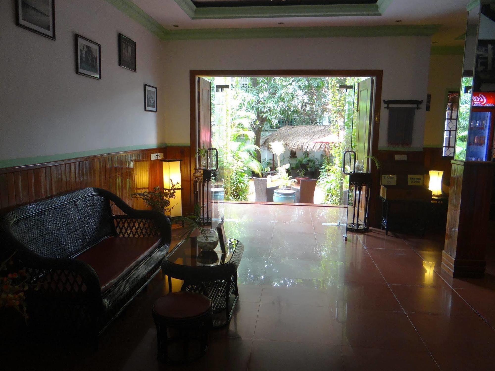 Alibi Guesthouse Phnom Penh Dış mekan fotoğraf
