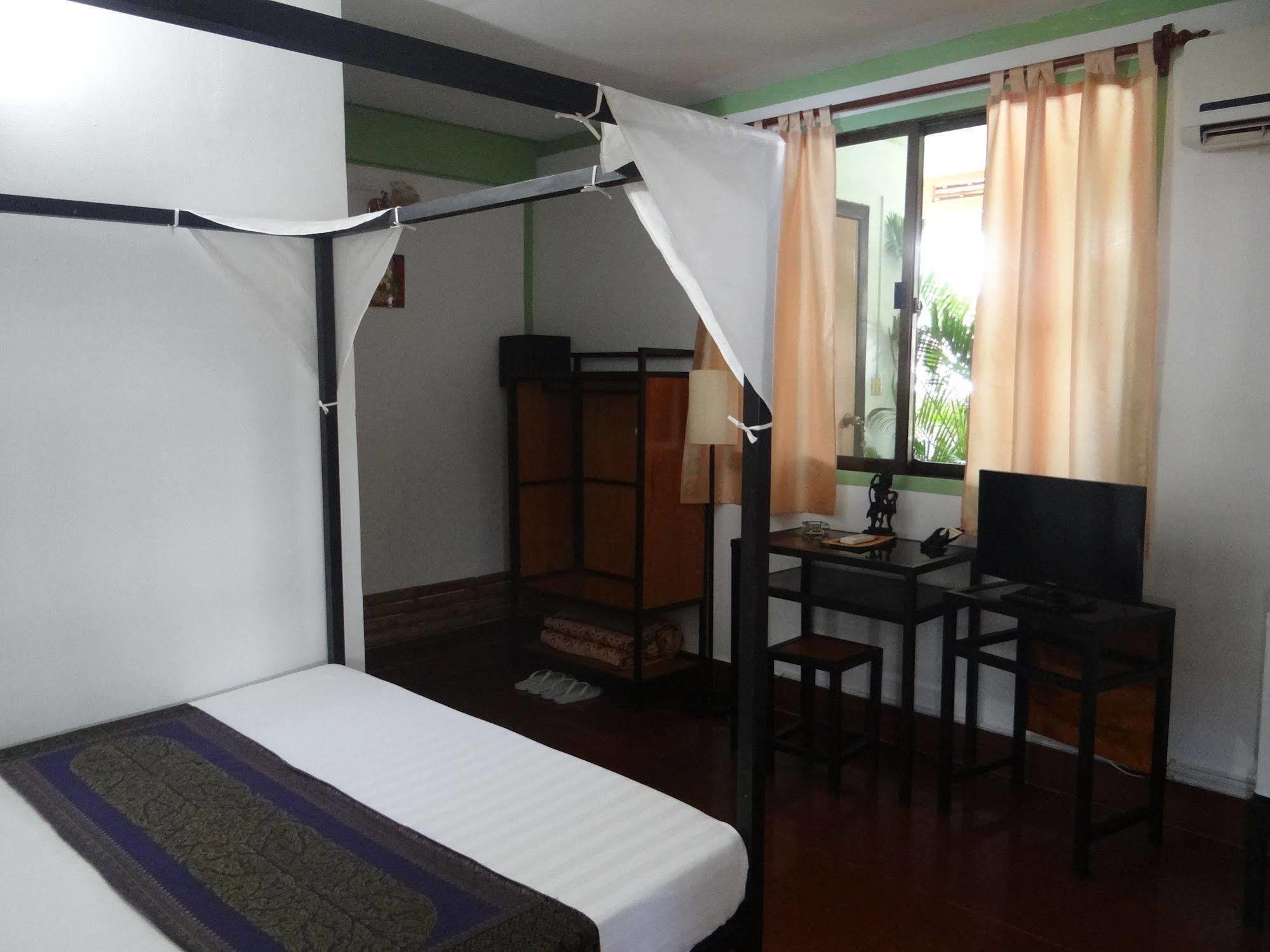 Alibi Guesthouse Phnom Penh Dış mekan fotoğraf
