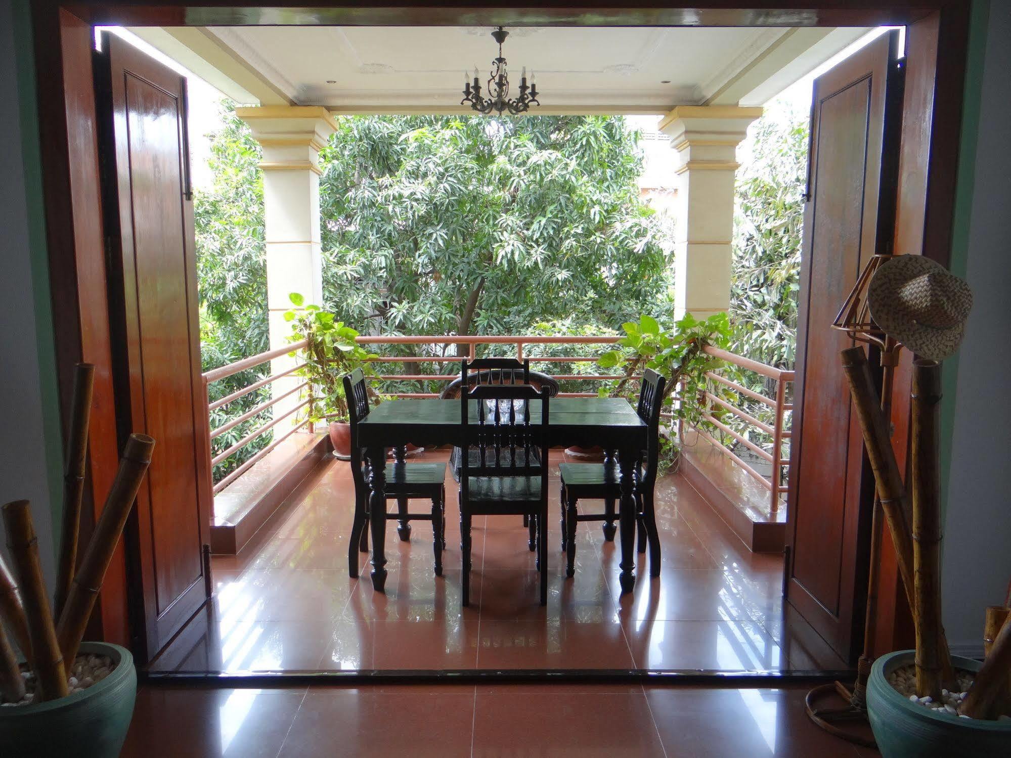 Alibi Guesthouse Phnom Penh Dış mekan fotoğraf