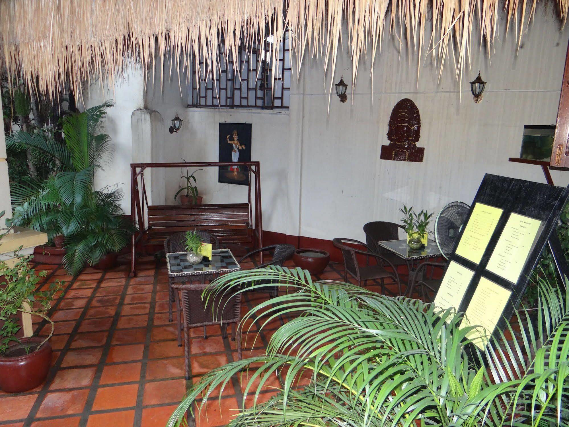 Alibi Guesthouse Phnom Penh Dış mekan fotoğraf